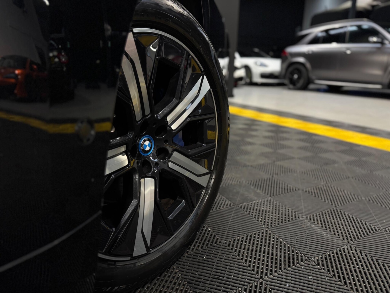 Used BMW iX 2021 for sale - 77396666: Photo 2