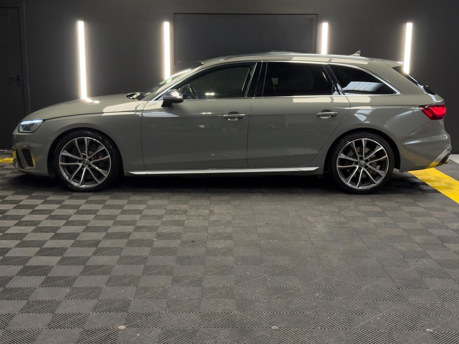 Used Audi A4 2019 for sale - 77969784: Photo 4