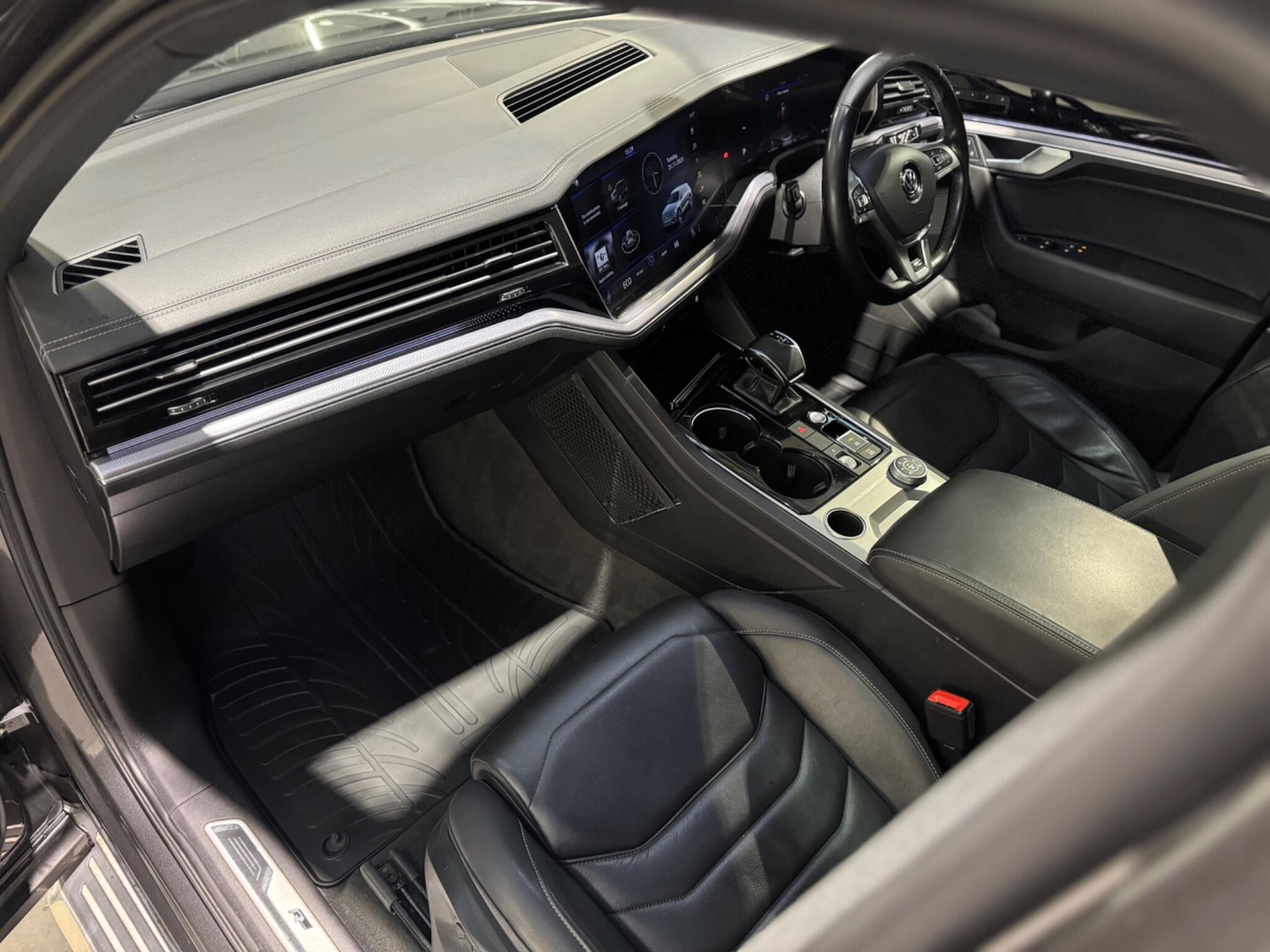 Used Volkswagen Touareg 2018 for sale - 76996846: Photo 18