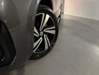 Used Volkswagen Touareg 2018 for sale - 76996846: Photo