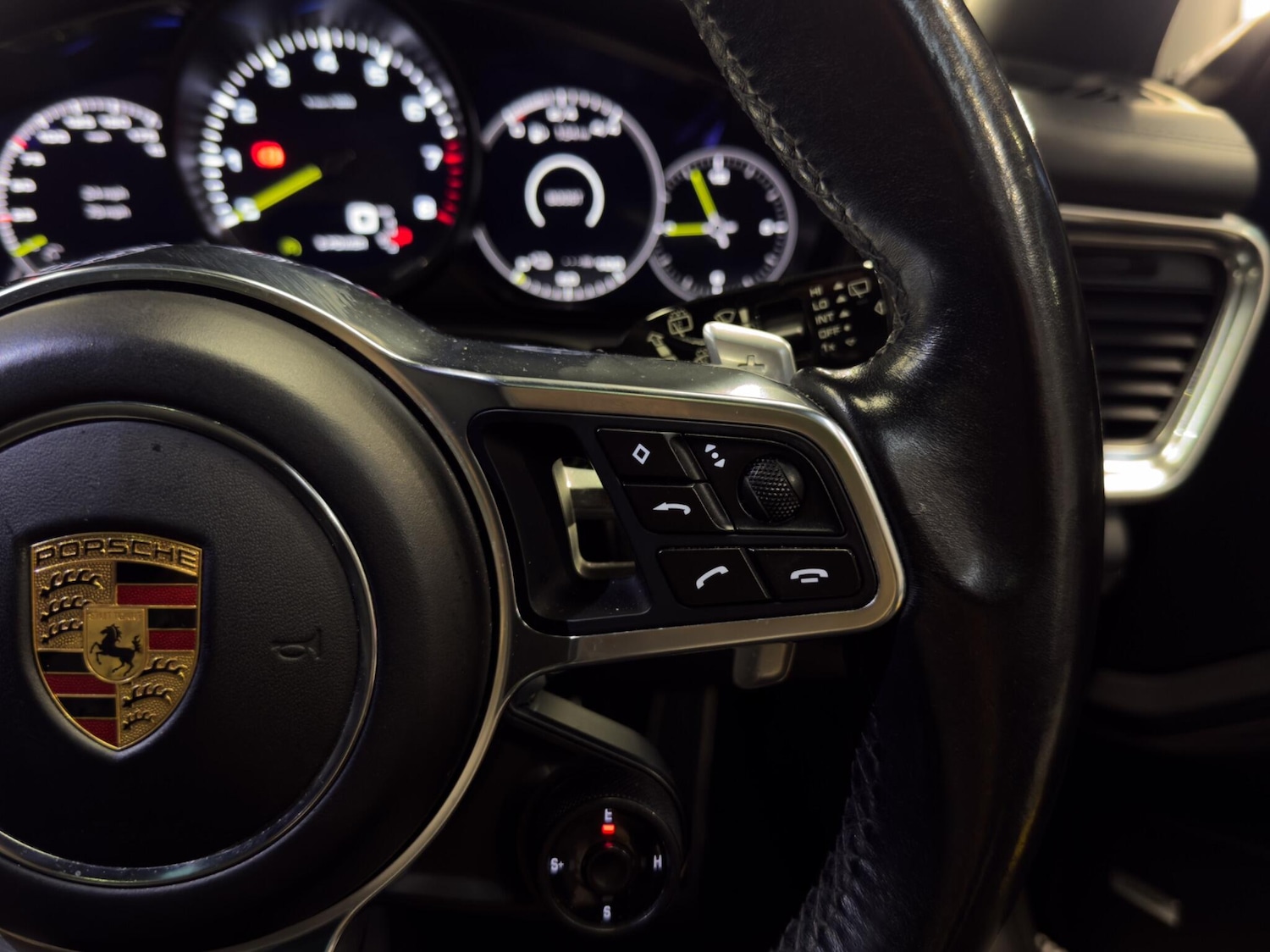 Used Porsche Panamera 2018 for sale - 77737456: Photo 32