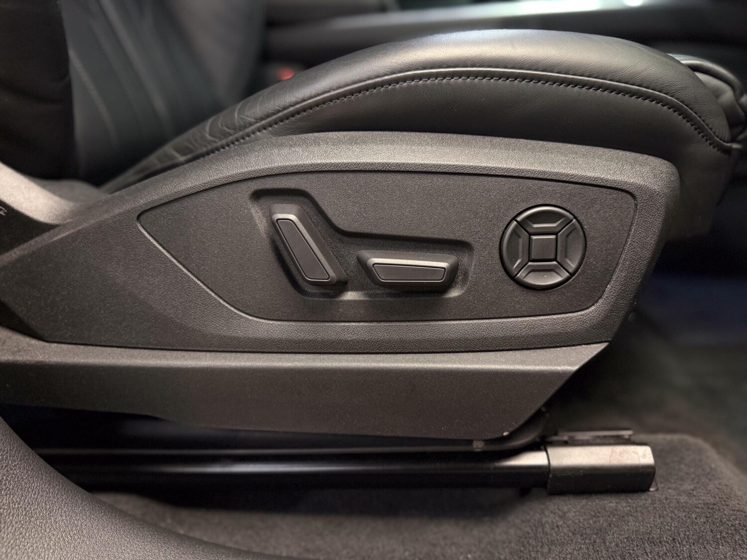 Used Audi e-tron 2020 for sale - 77823630: Photo 43