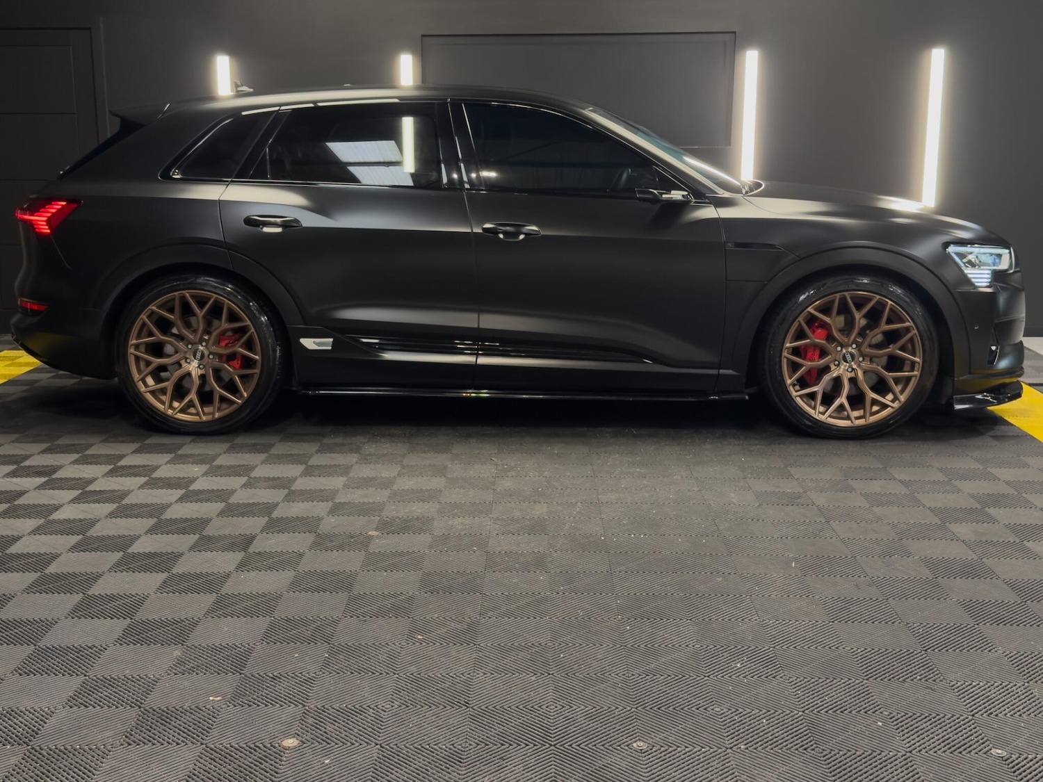 Used Audi e-tron 2020 for sale - 77823630: Photo 5