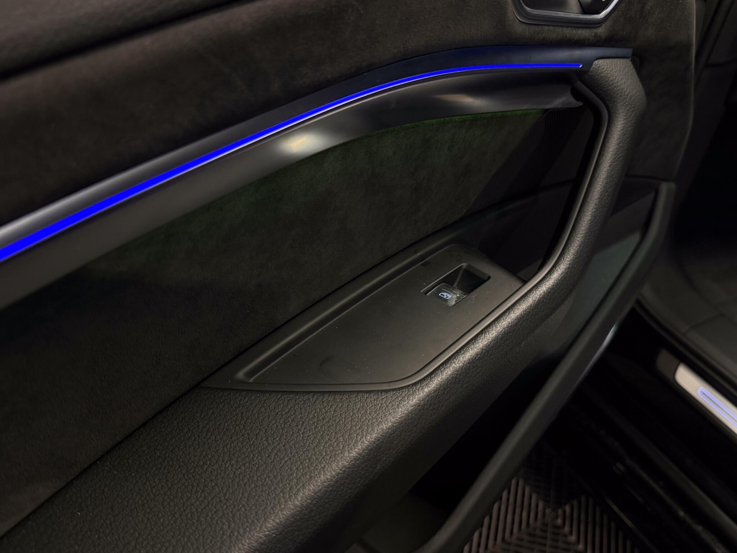 Used Audi e-tron 2020 for sale - 77823630: Photo 60