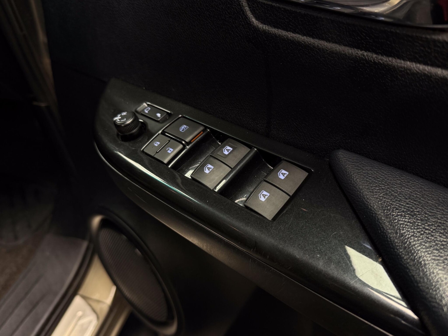 Used Toyota Hilux for sale - 77646721: Photo 32