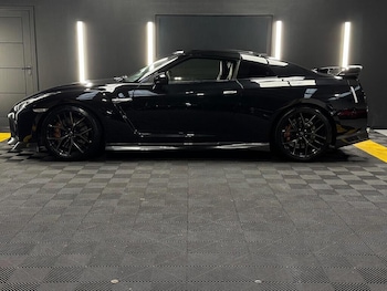 Used Nissan GT-R 2017 for sale - 77279882: Photo