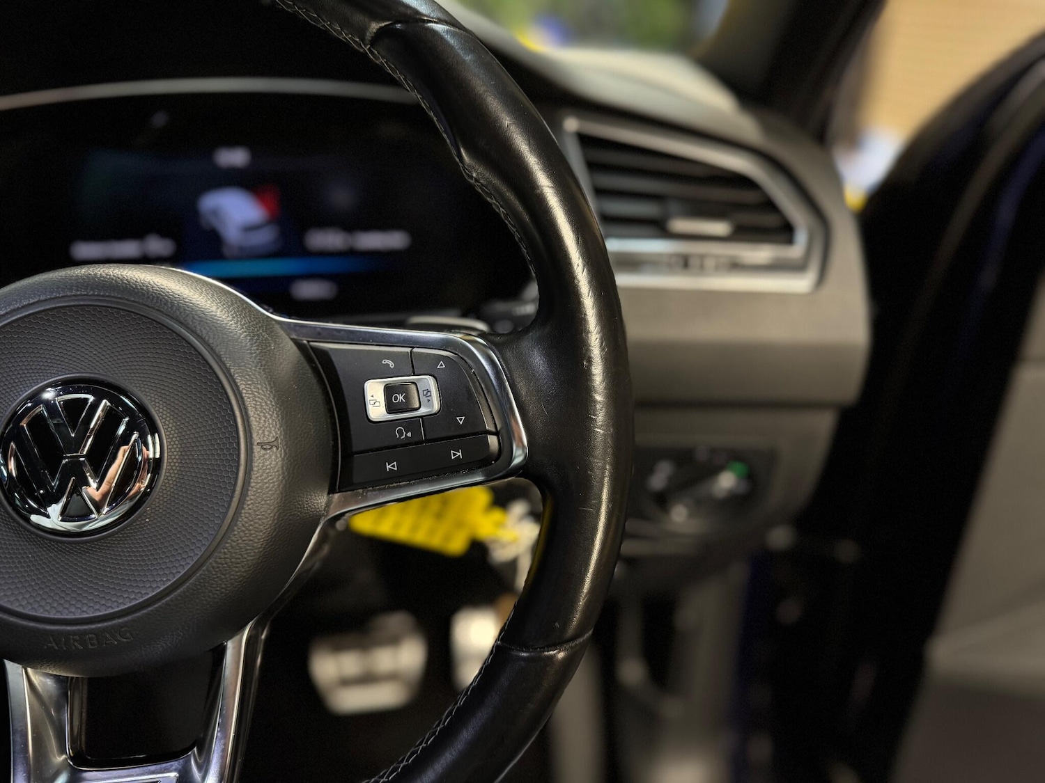 Used Volkswagen Tiguan 2017 for sale - 76965601: Photo 23