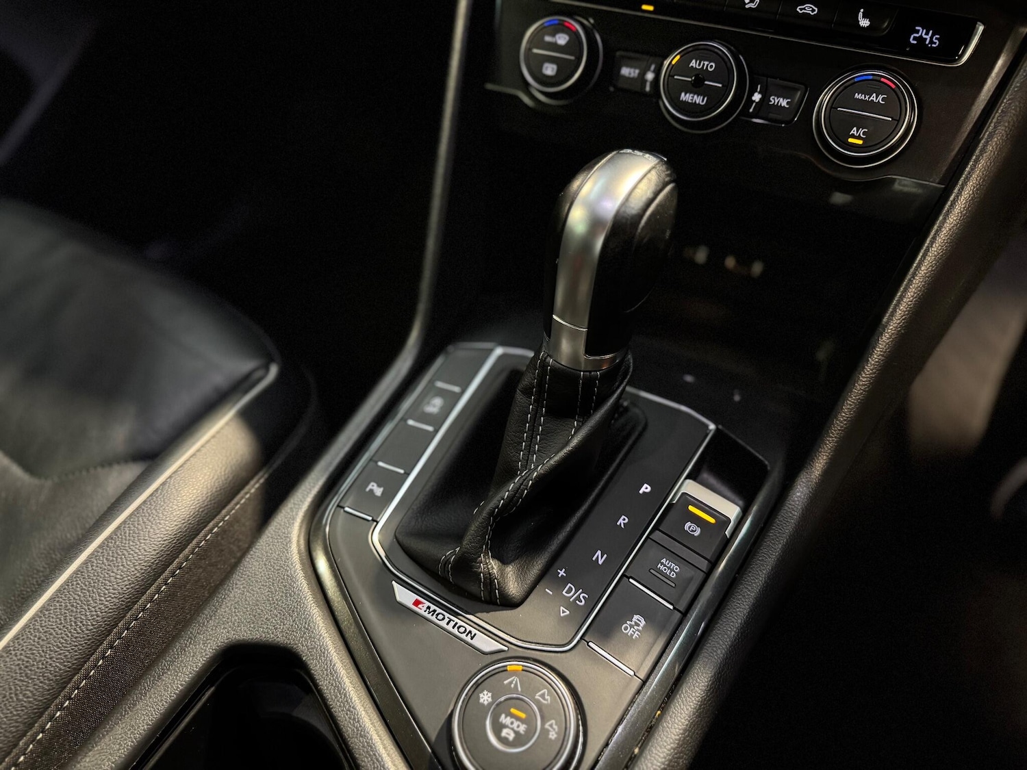 Used Volkswagen Tiguan 2017 for sale - 76965601: Photo 24