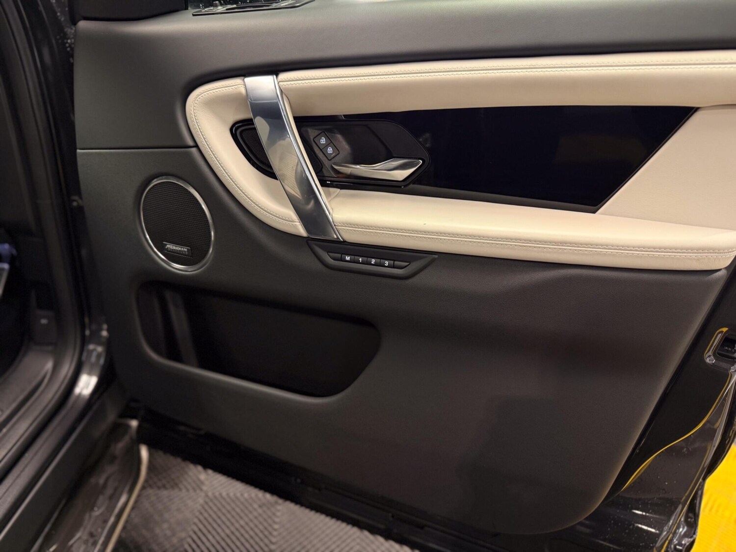 Used Land Rover Discovery Sport for sale - 77784546: Photo 42