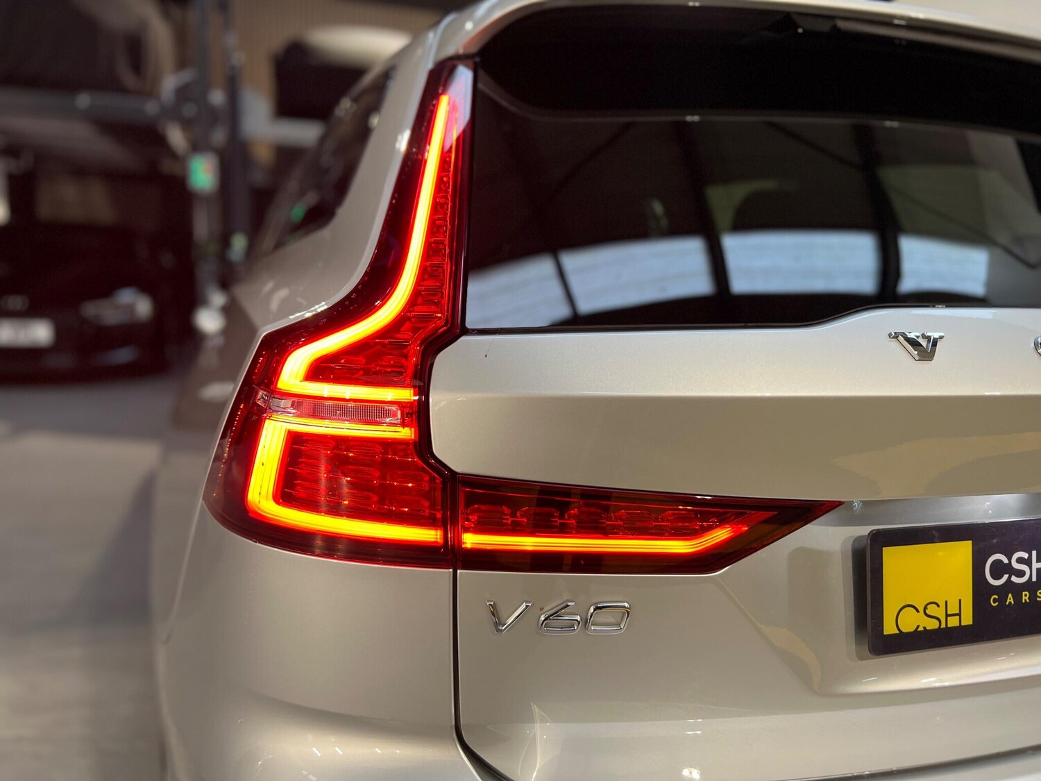 Used Volvo V60 for sale - 76658645: Photo 17