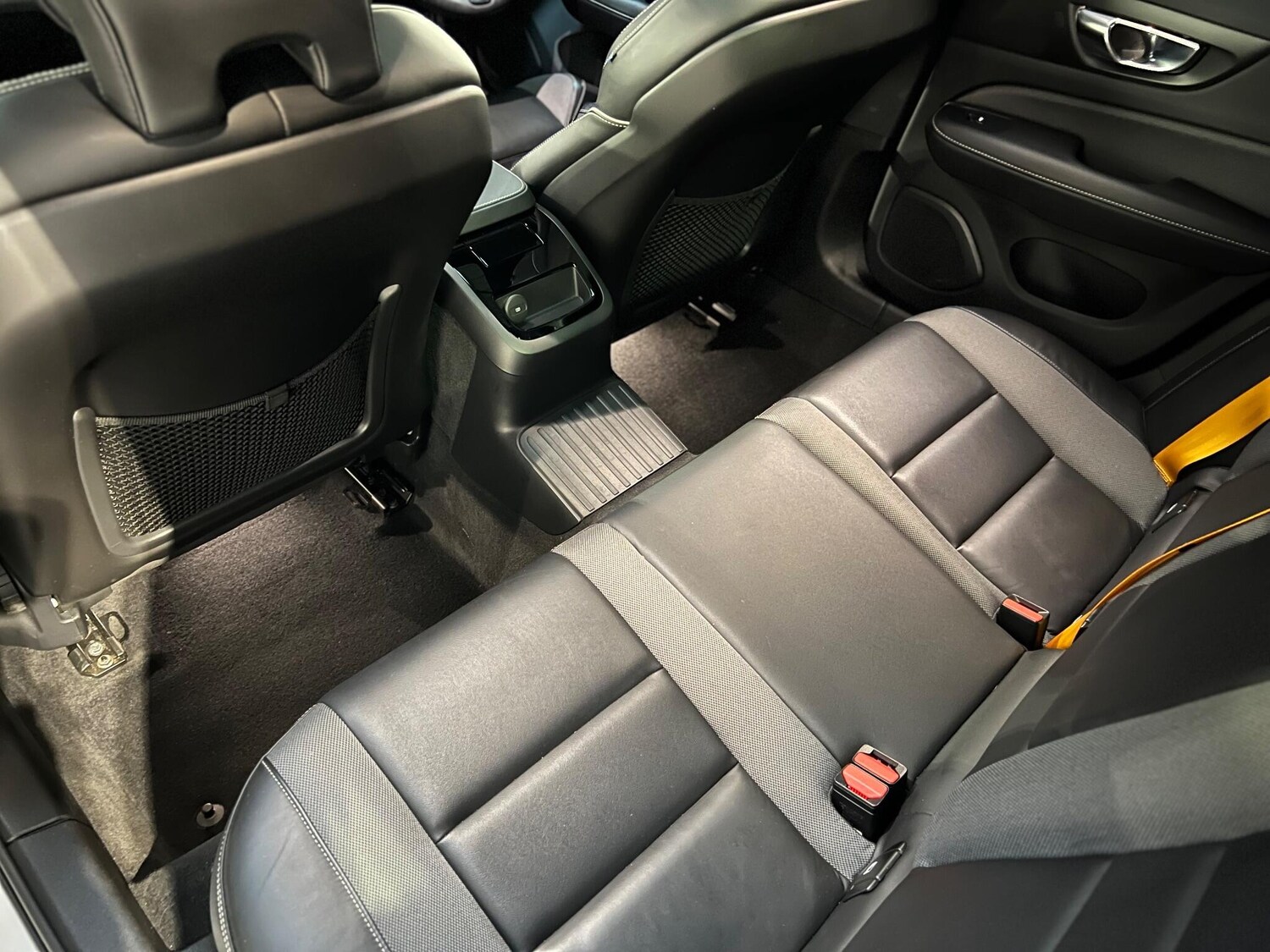 Used Volvo V60 for sale - 76658645: Photo 25