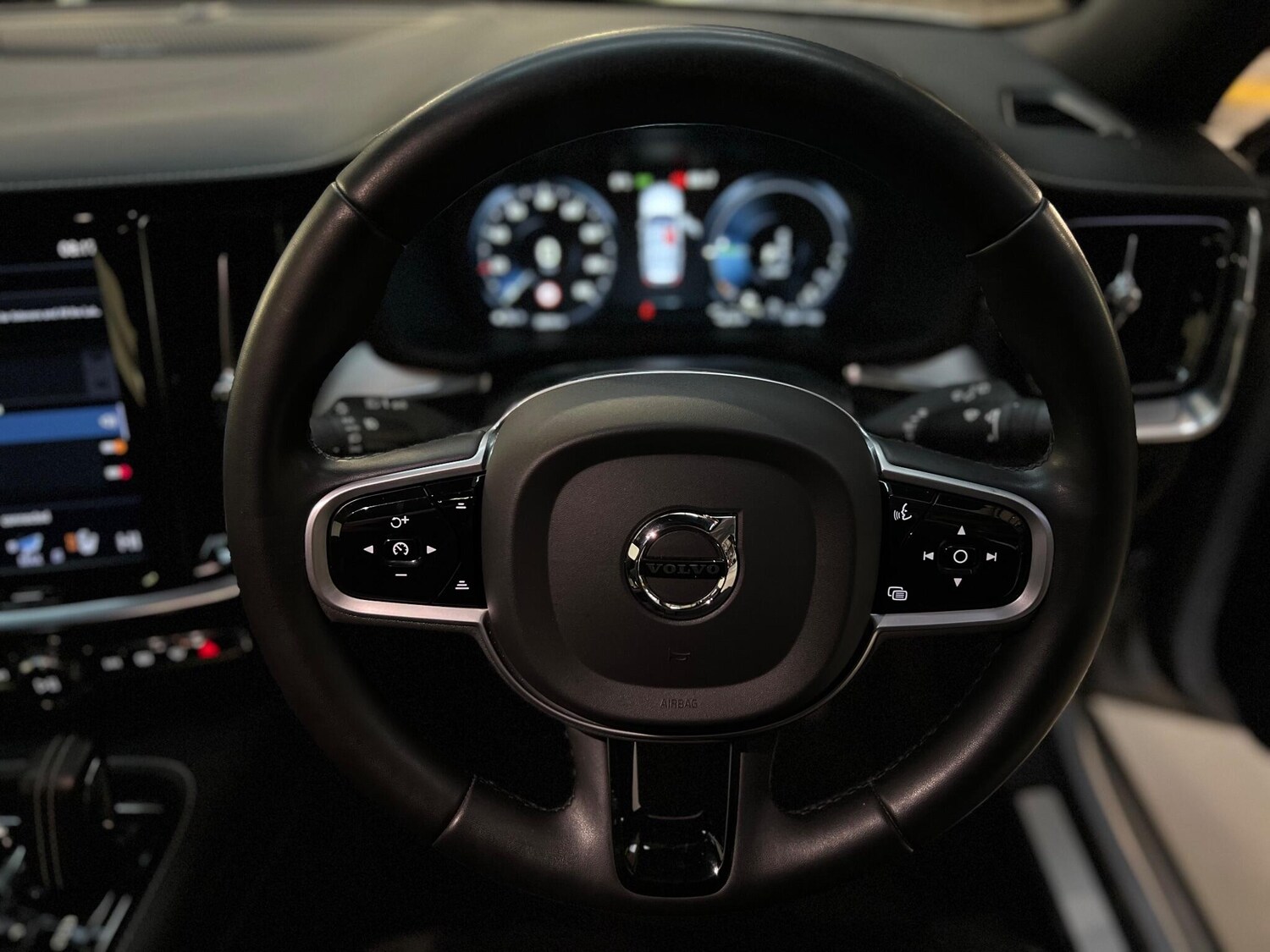 Used Volvo V60 for sale - 76658645: Photo 28