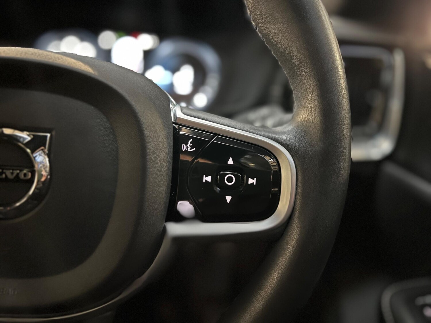 Used Volvo V60 for sale - 76658645: Photo 30