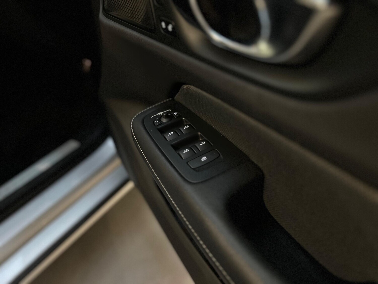 Used Volvo V60 for sale - 76658645: Photo 37