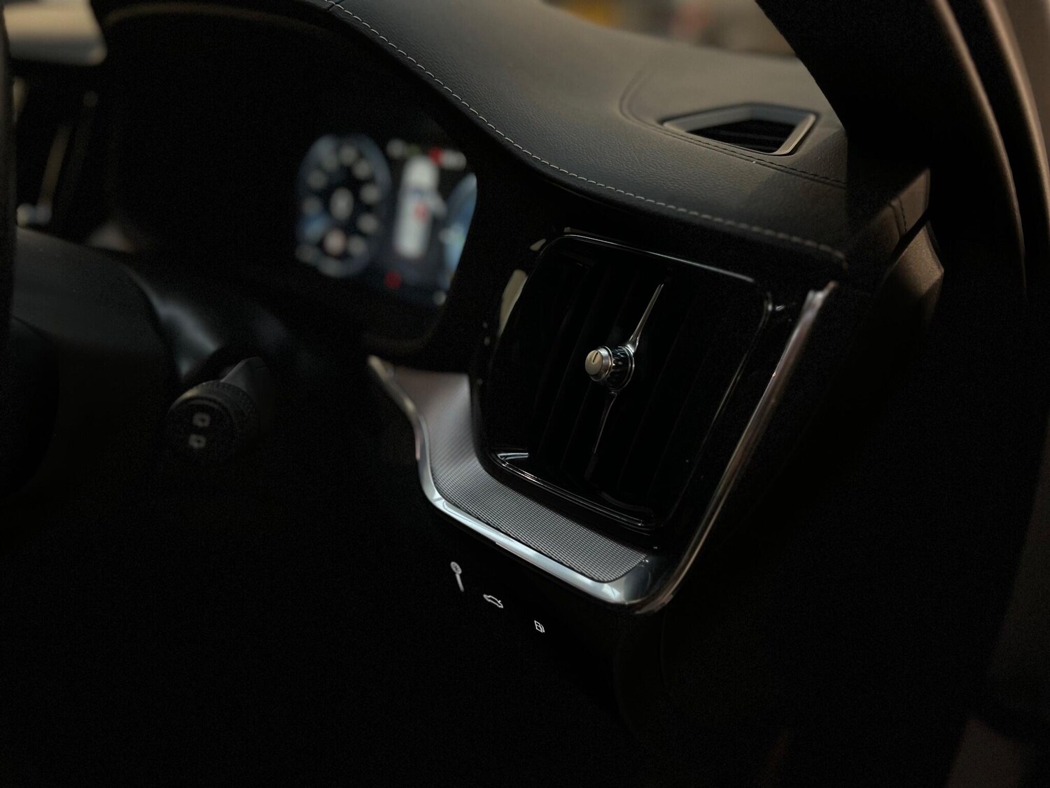 Used Volvo V60 for sale - 76658645: Photo 39