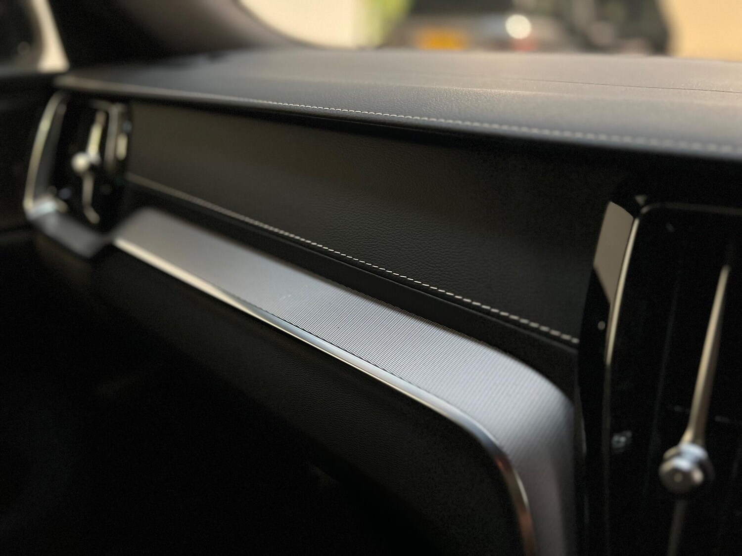 Used Volvo V60 for sale - 76658645: Photo 41