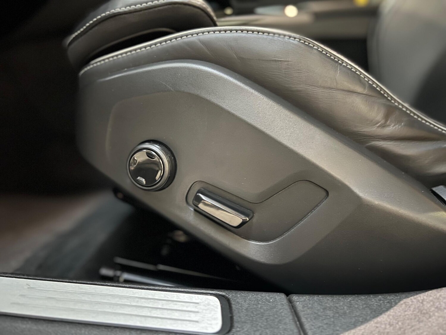 Used Volvo V60 for sale - 76658645: Photo 43