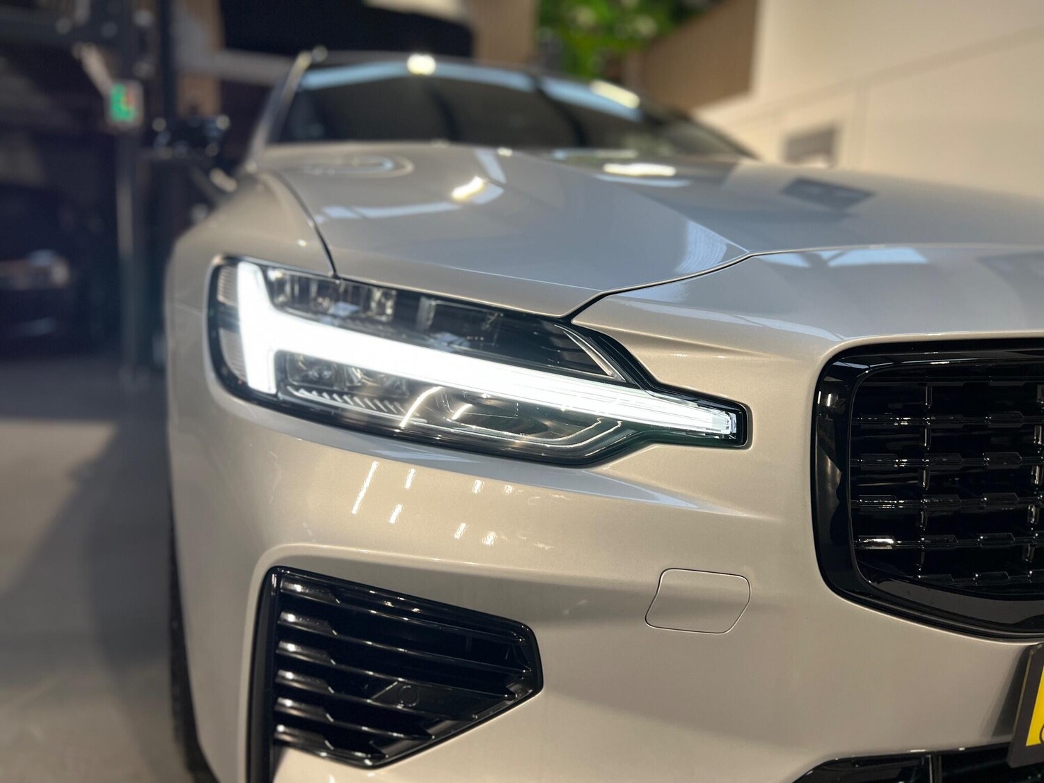 Used Volvo V60 for sale - 76658645: Photo 8