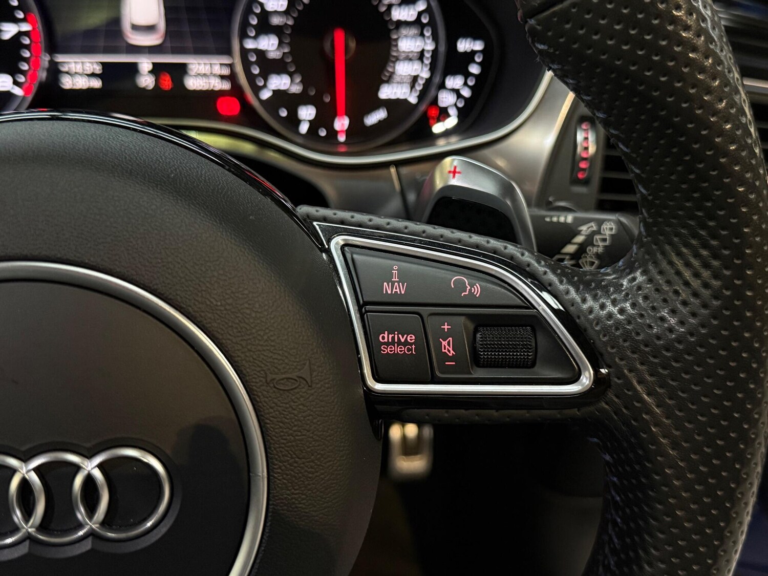 Used Audi RS6 Avant for sale - 76658508: Photo 34