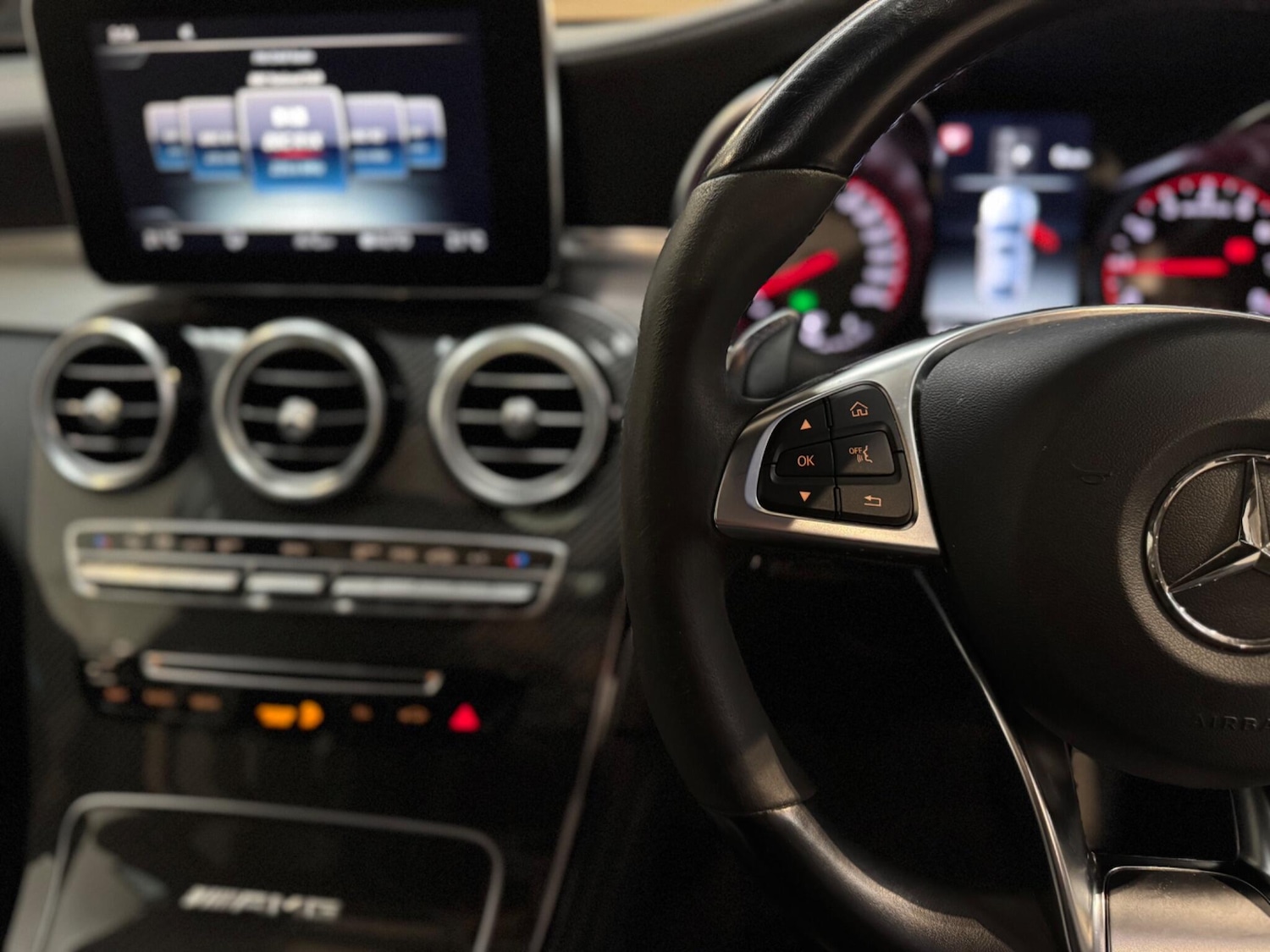 Used Mercedes-Benz GLC 2018 for sale - 76992403: Photo 25