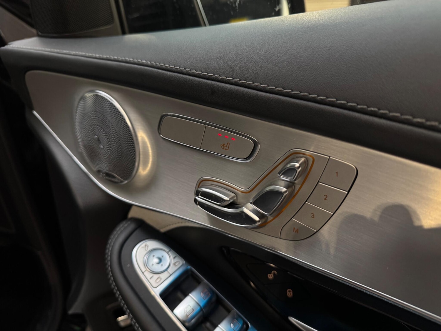 Used Mercedes-Benz GLC 2018 for sale - 76992403: Photo 29