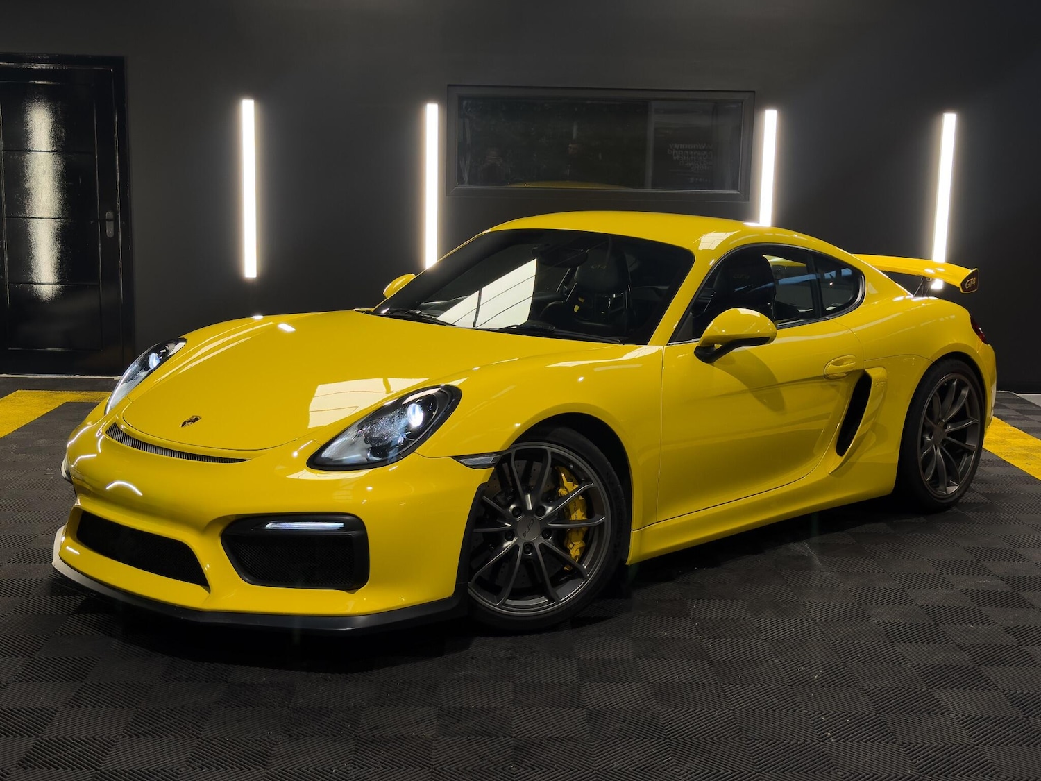 Used Porsche Cayman 2016 for sale - 76926668: Photo 1