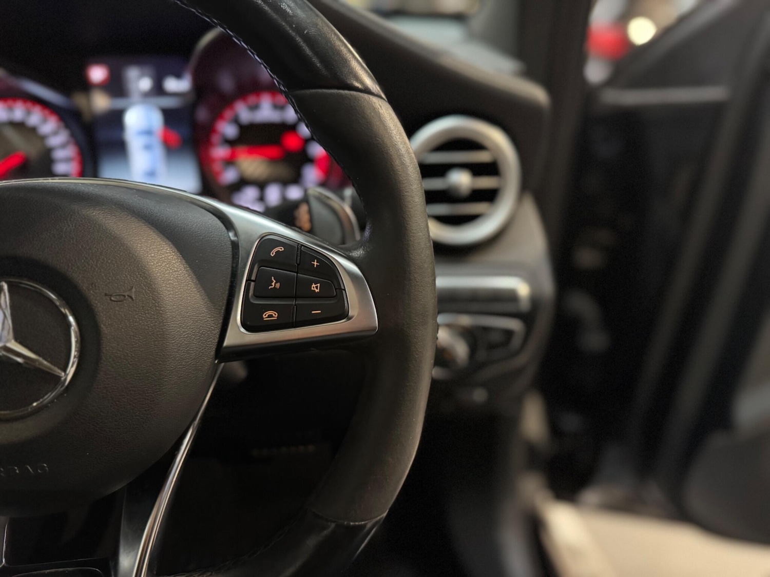 Used Mercedes-Benz GLC 2018 for sale - 77166903: Photo 26