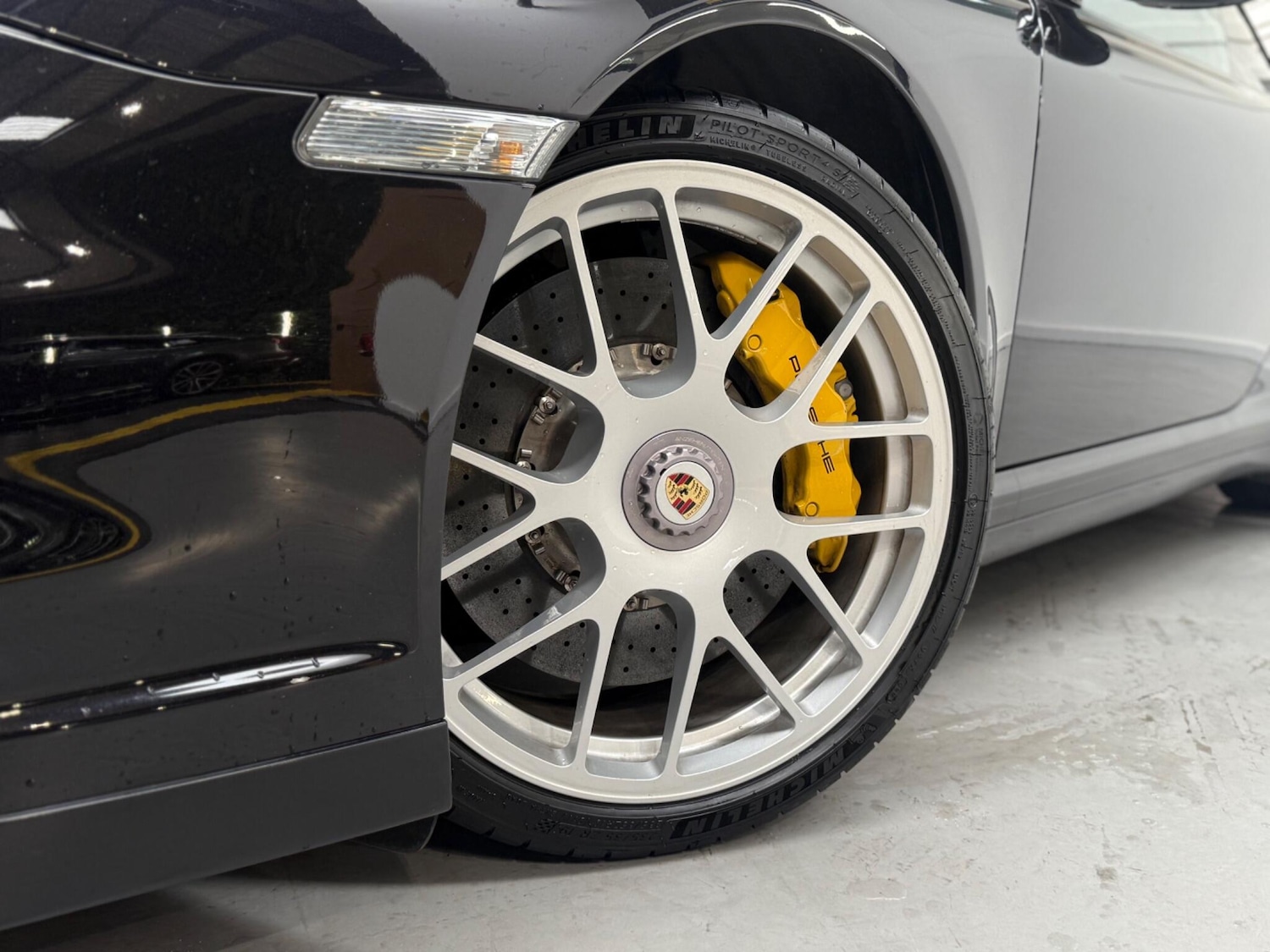 Used Porsche 911 for sale - 76659328: Photo 2