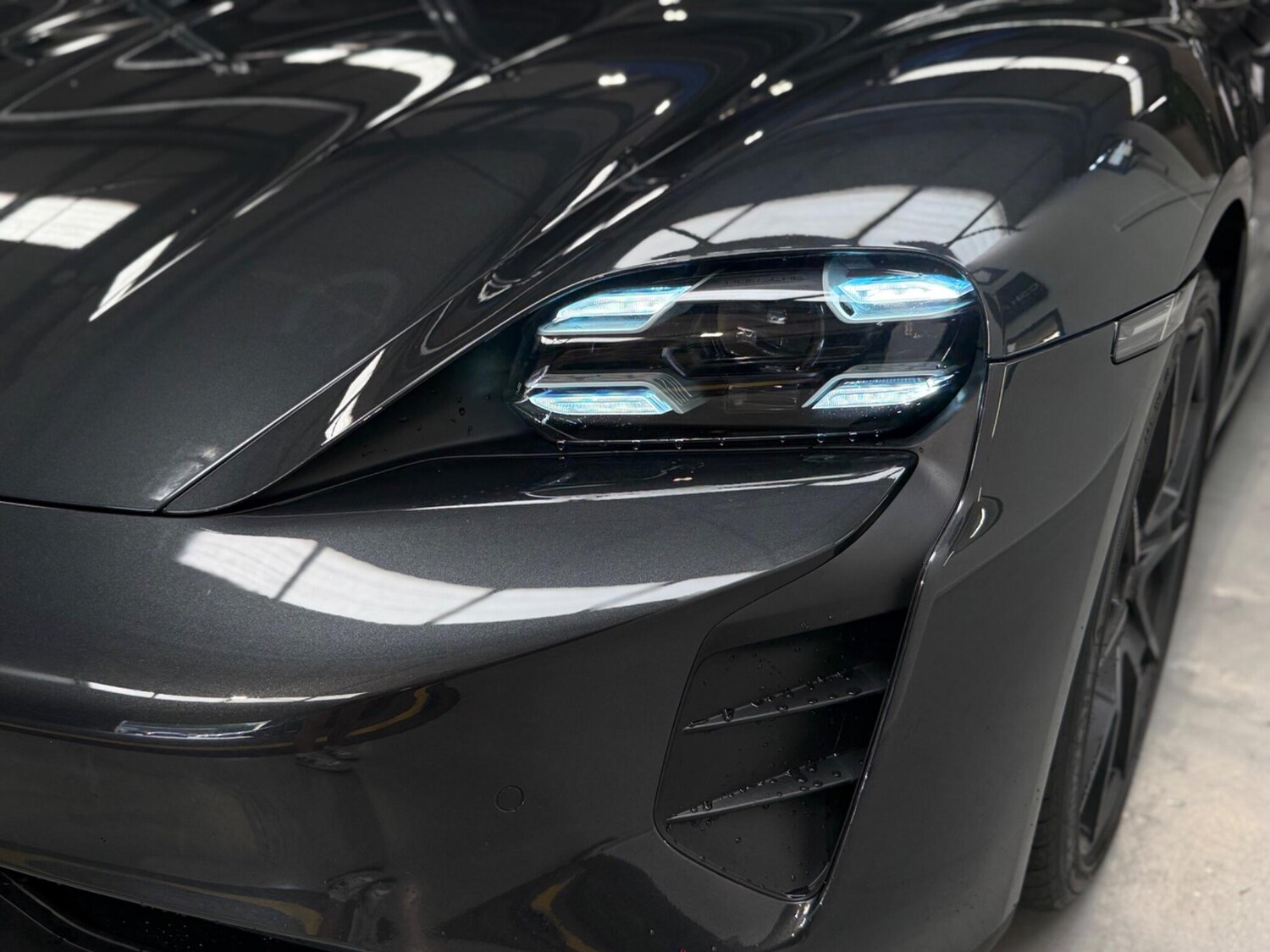 Used Porsche Taycan 2023 for sale - 76657346: Photo 12