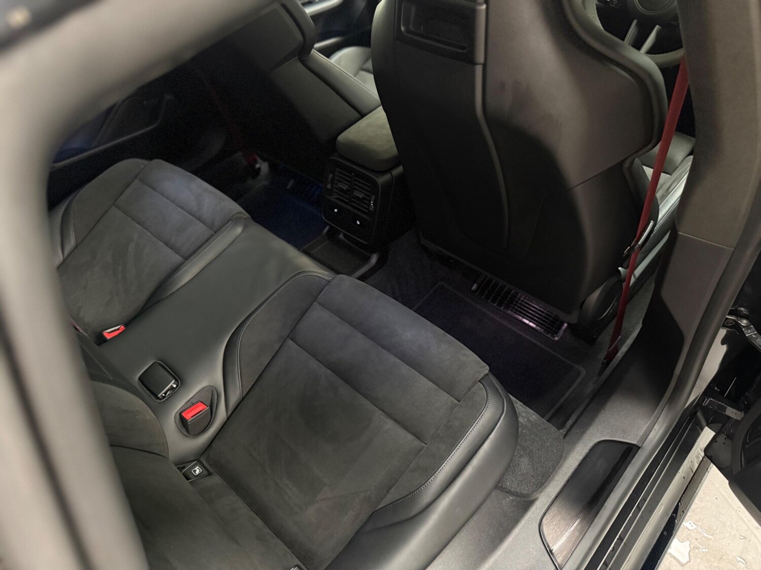 Used Porsche Taycan 2023 for sale - 76657346: Photo 20