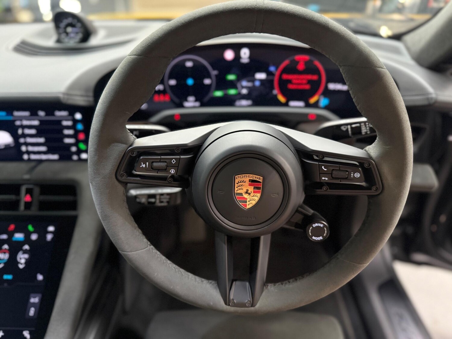 Used Porsche Taycan 2023 for sale - 76657346: Photo 24