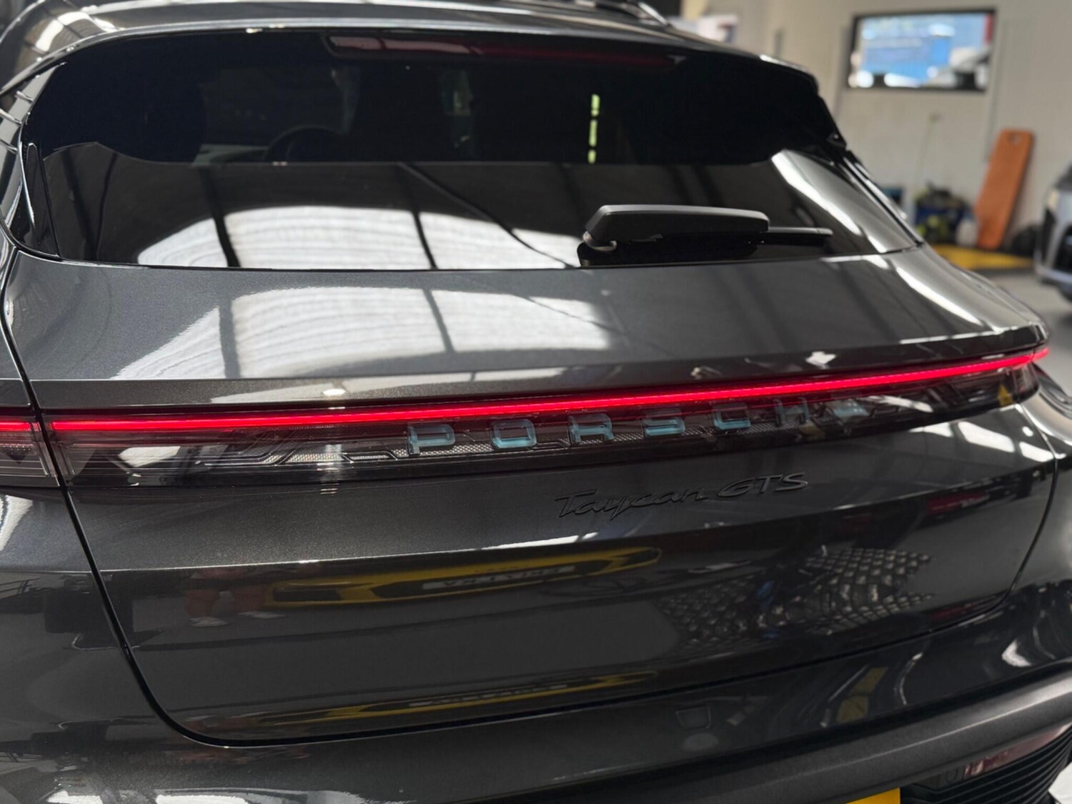 Used Porsche Taycan 2023 for sale - 76657346: Photo 8