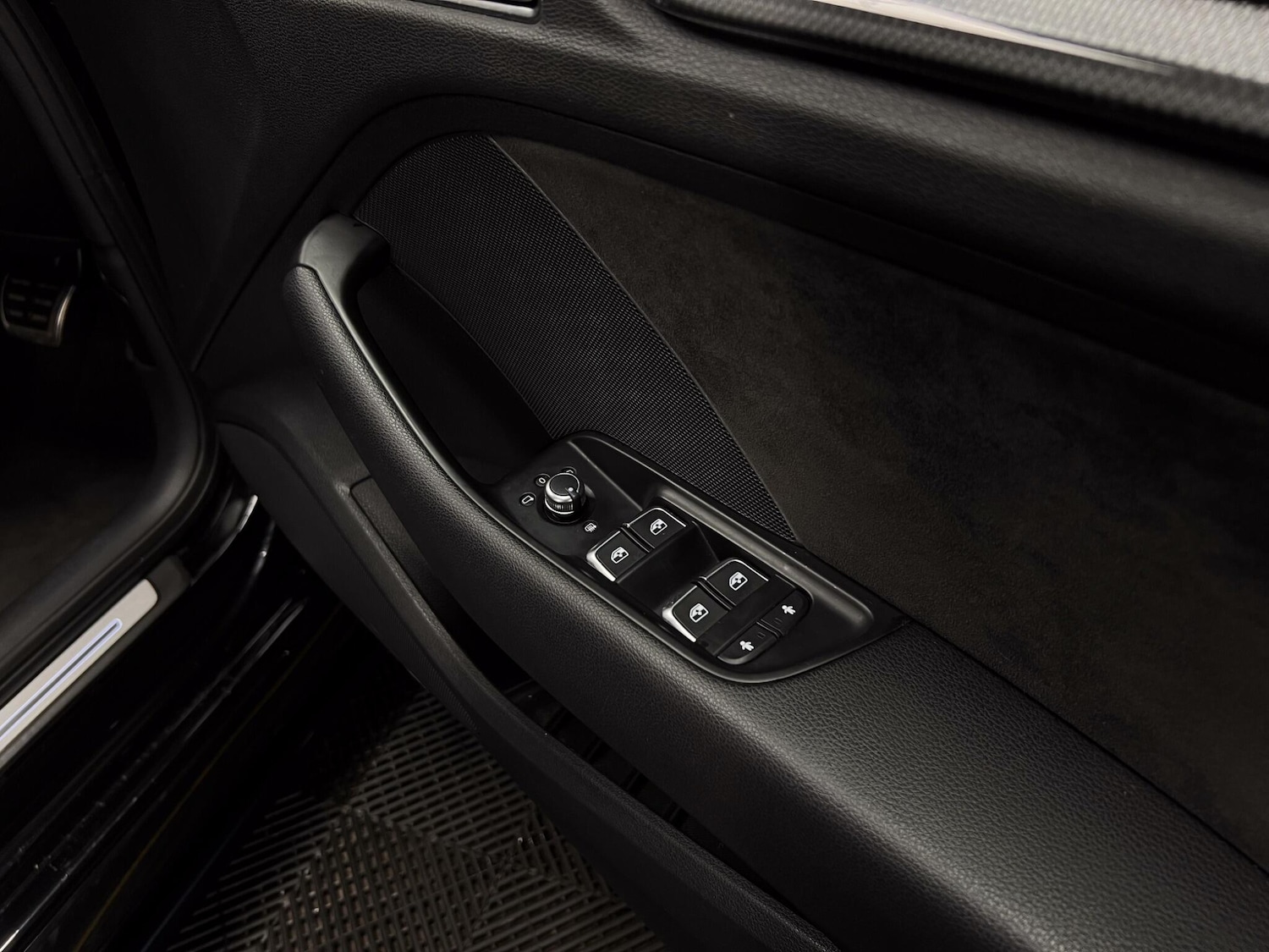 Used Audi RS3 2018 for sale - 77278902: Photo 41