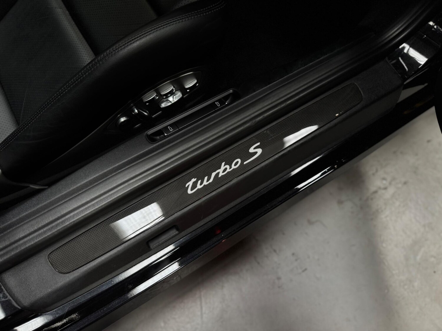 Used Porsche 911 2017 for sale - 76657698: Photo 37