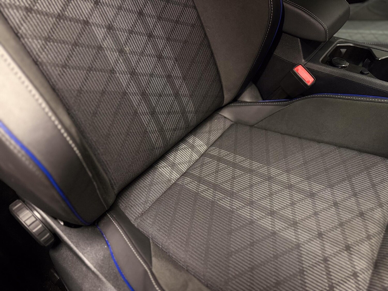 Used Volkswagen Golf 2024 for sale - 77524407: Photo 32