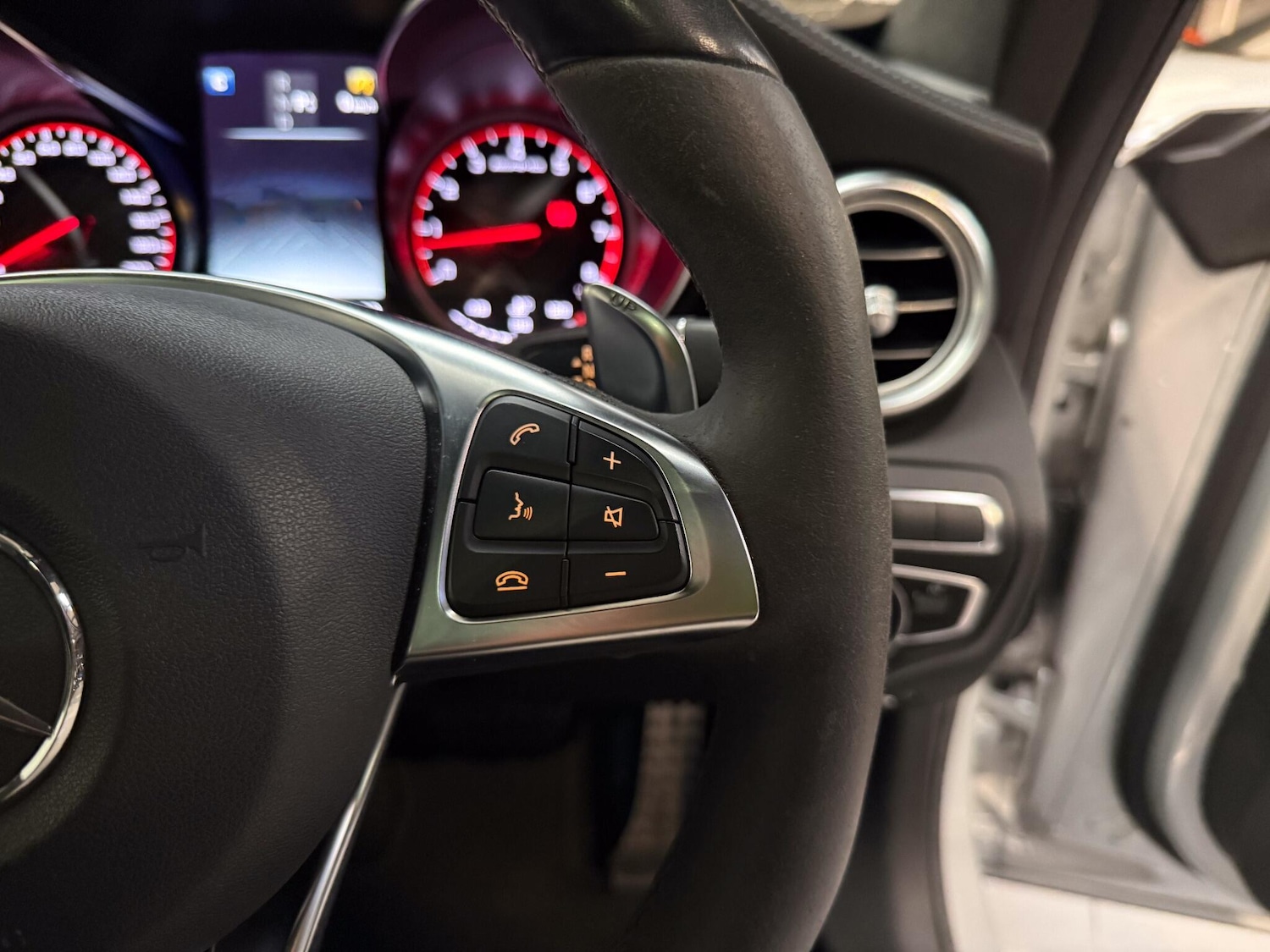 Used Mercedes-Benz C Class 2018 for sale - 76898444: Photo 32