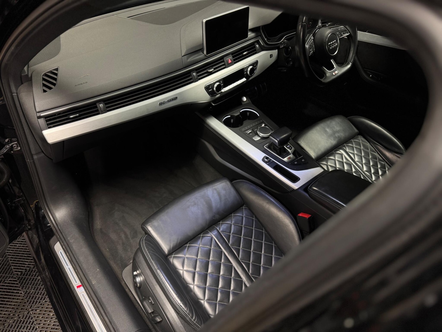 Used Audi A4 2018 for sale - 77395832: Photo 17