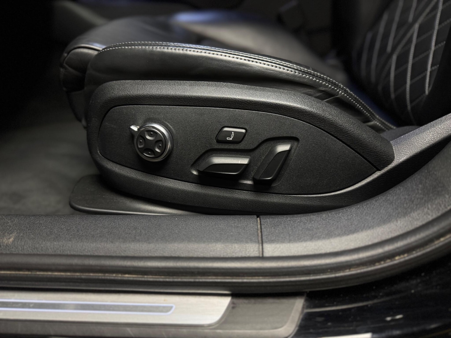 Used Audi A4 2018 for sale - 77395832: Photo 25