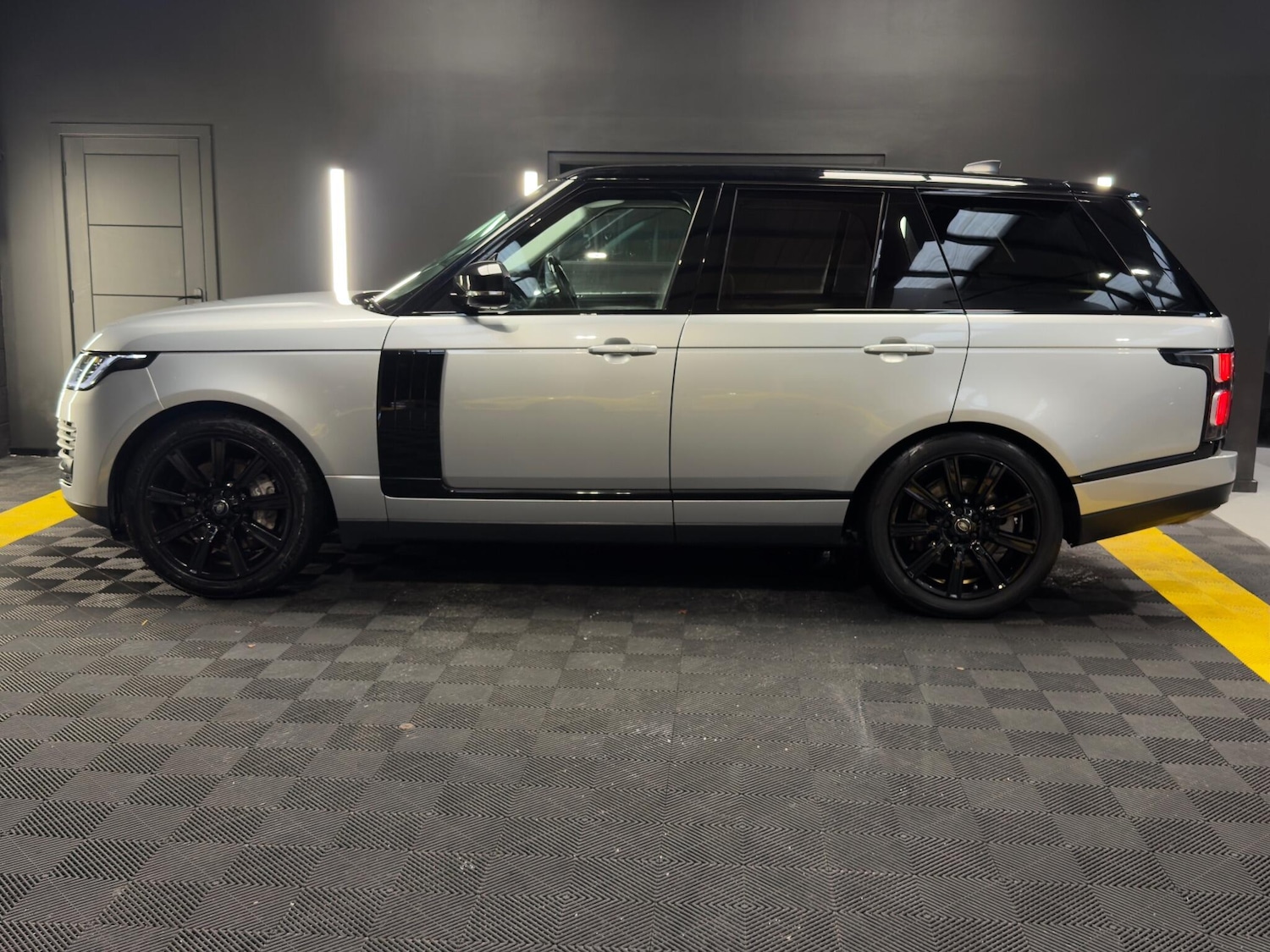 Used Land Rover Range Rover for sale - 77016758: Photo 3