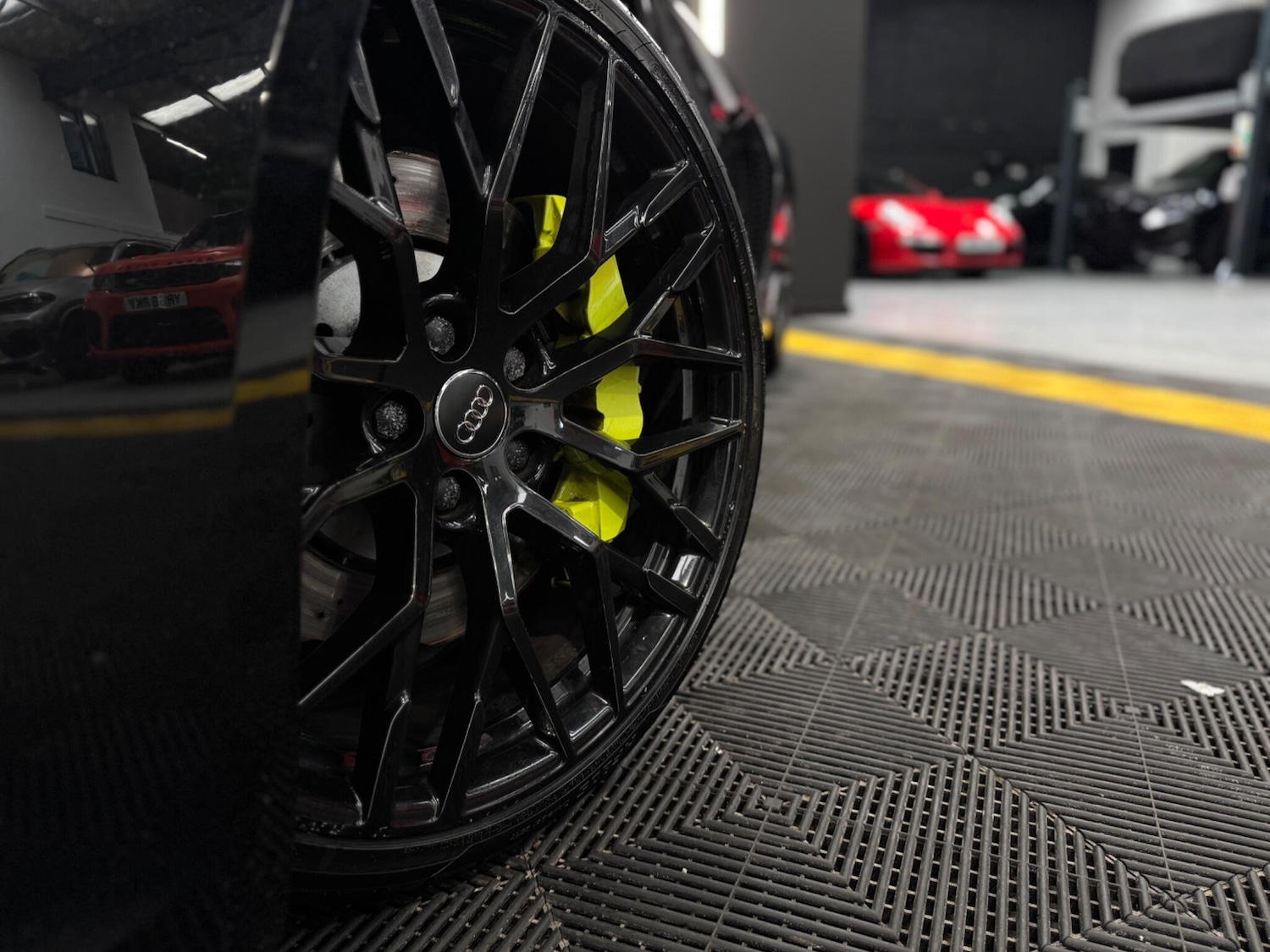 Used Audi R8 for sale - 78147795: Photo 2