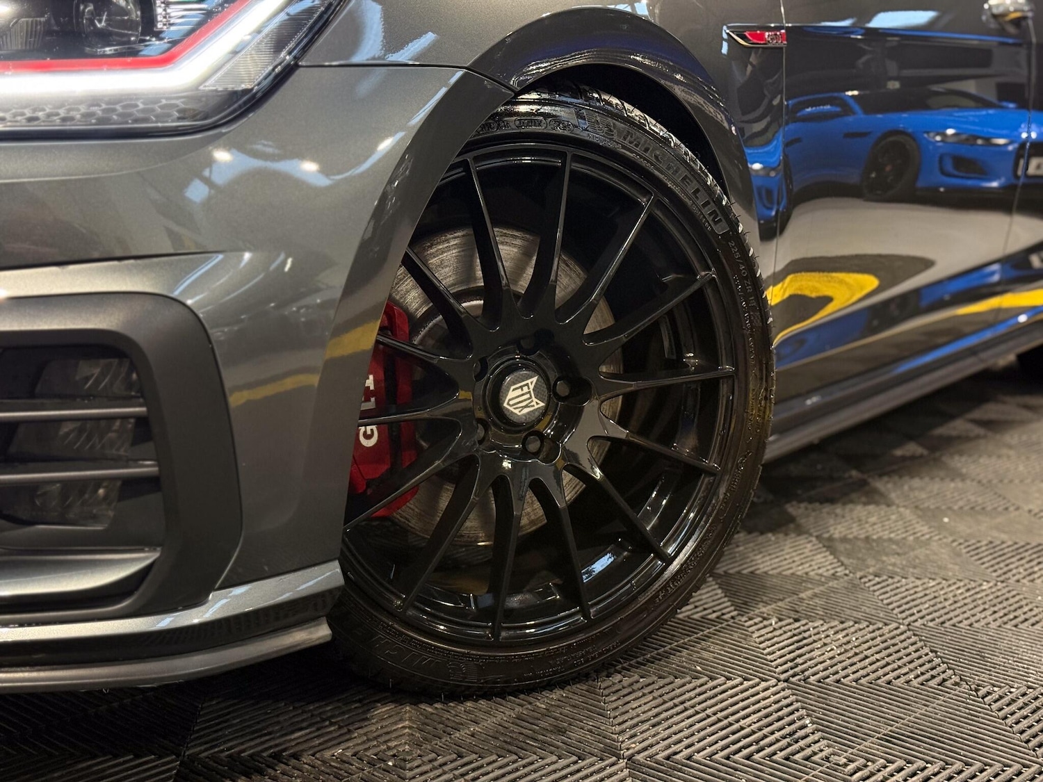 Used Volkswagen Golf 2019 for sale - 77130860: Photo 2