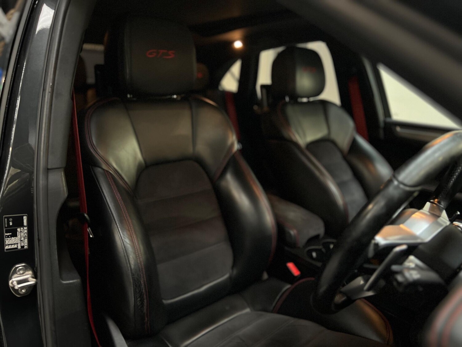 Used Porsche Macan for sale - 76658993: Photo 19