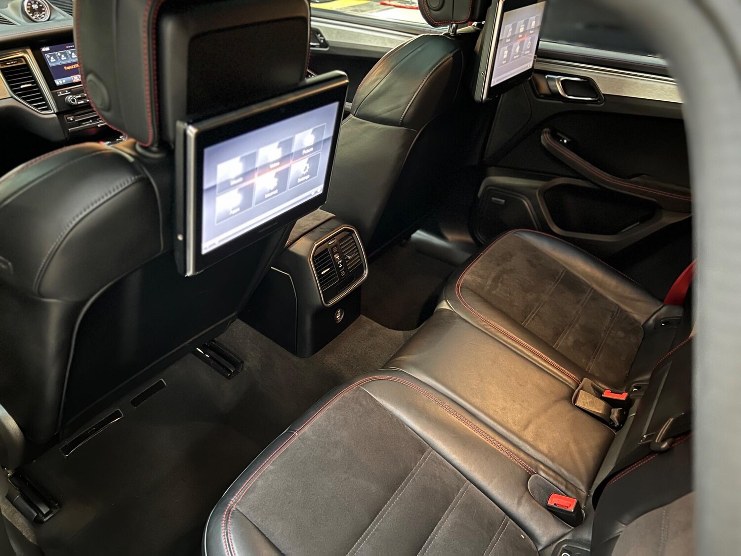 Used Porsche Macan for sale - 76658993: Photo 23