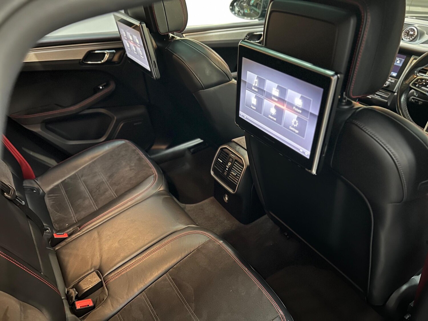 Used Porsche Macan for sale - 76658993: Photo 25