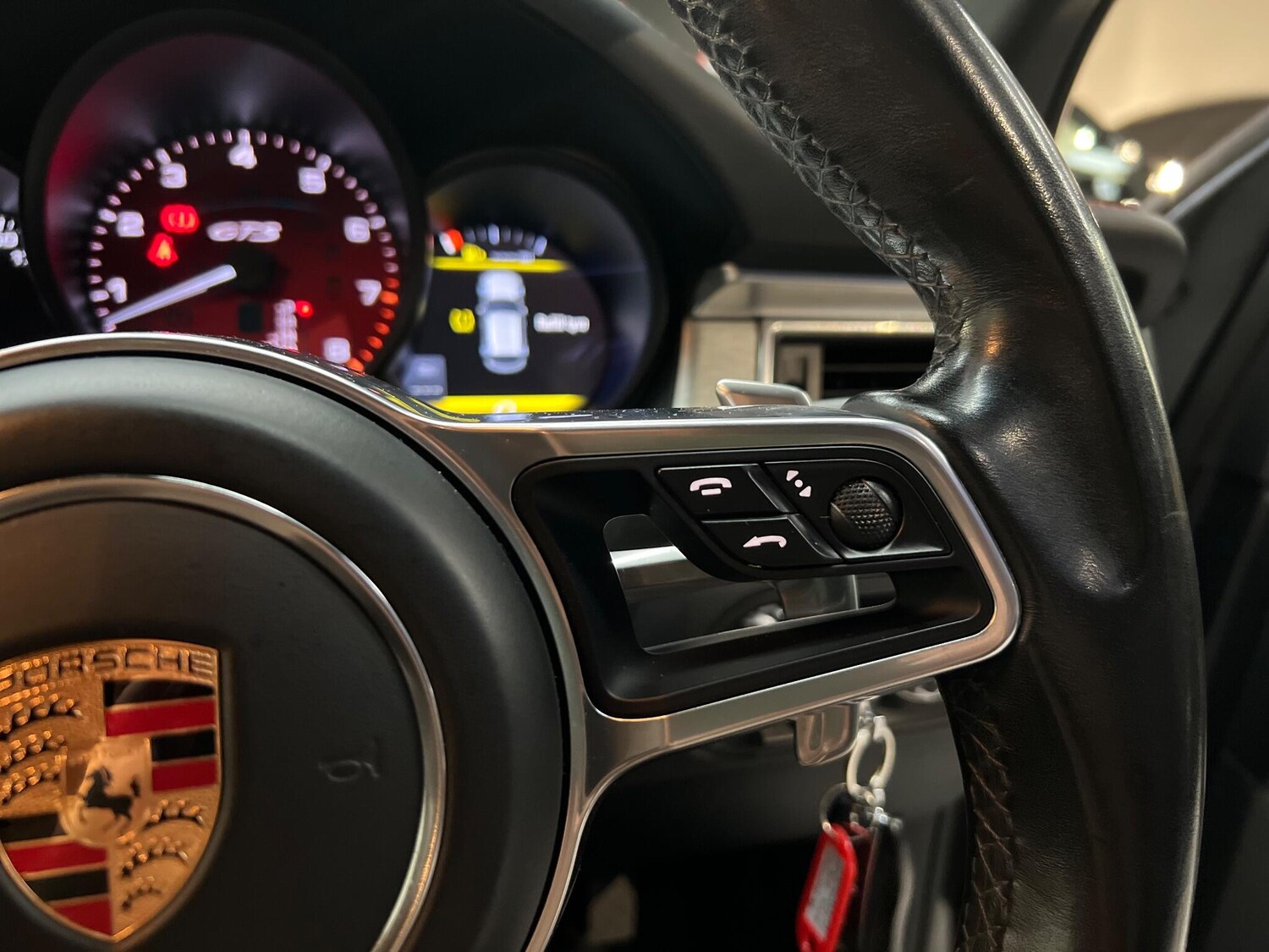 Used Porsche Macan for sale - 76658993: Photo 28