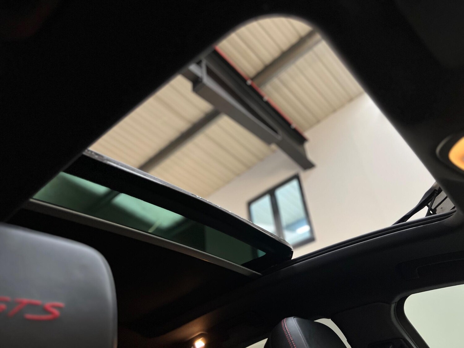 Used Porsche Macan for sale - 76658993: Photo 38