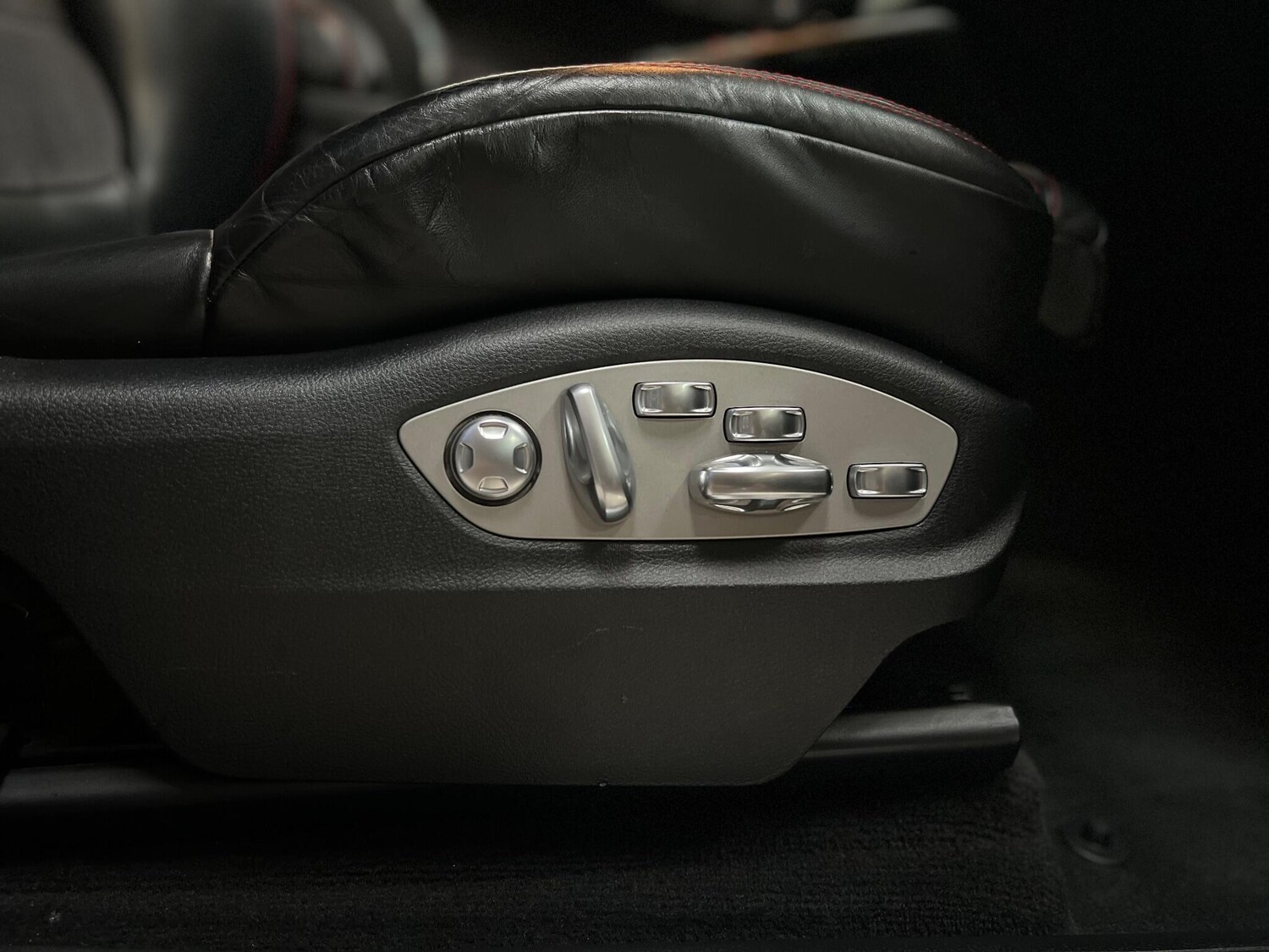 Used Porsche Macan for sale - 76658993: Photo 45