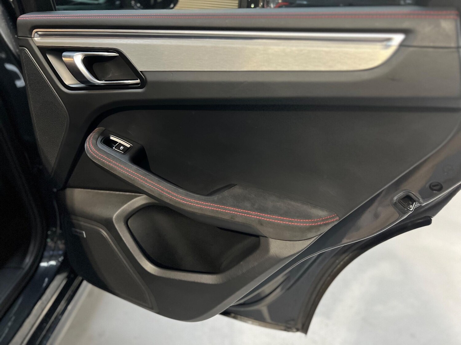 Used Porsche Macan for sale - 76658993: Photo 50