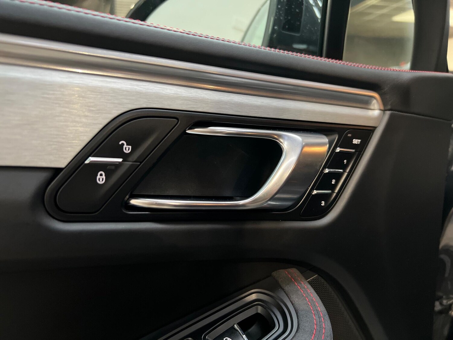 Used Porsche Macan for sale - 76658993: Photo 54