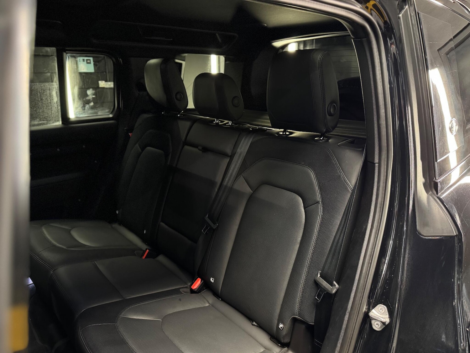 Used Land Rover Defender 110 for sale - 76965196: Photo 19